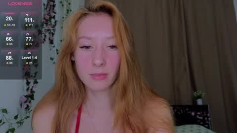 Snapshot of candy_flosse chatting on October 5, 2025, 10:13 am candy_flosse online show from October 5, 2025, 10:13 am