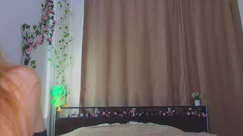 Snapshot of candy_flosse chatting on October 8, 2025, 8:12 am candy_flosse online show from October 8, 2025, 8:12 am