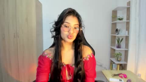 Nickol online show from November 6, 2025, 9:37 pm