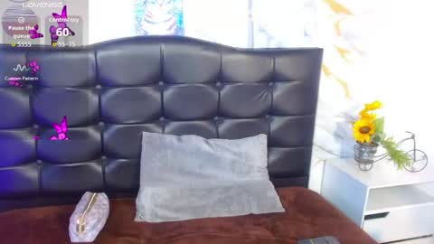 Isabella online show from May 8, 2026, 4:07 am