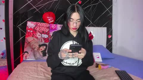 Leila  online show from February 15, 2026, 3:14 am