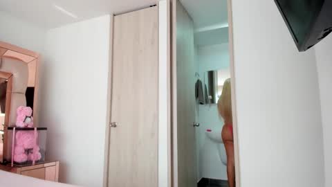 Snapshot of candy_sam28 chatting on October 13, 2025, 8:20 pm samantha online show from October 13, 2025, 8:20 pm