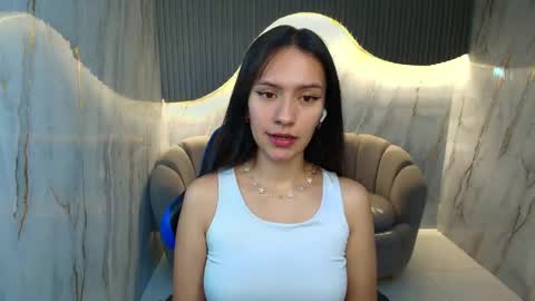 Snapshot of candy_sky_r chatting on May 17, 2026, 3:04 am Candy online show from May 17, 2026, 3:04 am