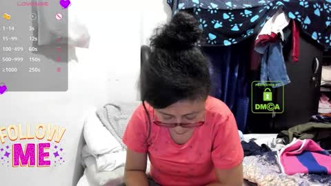 Snapshot of candy_val chatting on October 4, 2025, 6:33 am candy_val online show from October 4, 2025, 6:33 am