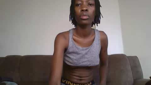 Snapshot of candy_vibe chatting on October 5, 2025, 7:39 am candy_vibe online show from October 5, 2025, 7:39 am