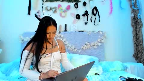 luna online show from April 1, 2026, 12:17 pm