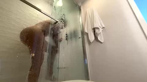 candyclaws05 online show from April 6, 2026, 5:25 pm