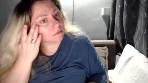 Laura online show from April 7, 2026, 7:03 pm