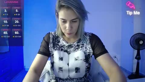 Snapshot of candydowson1 chatting on December 13, 2024, 12:09 am Candy Dowson online show from December 13, 2024, 12:09 am