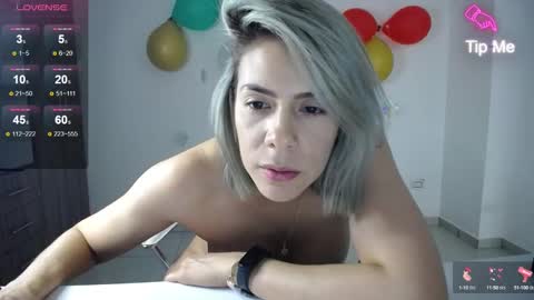 Snapshot of candydowson1 chatting on December 20, 2024, 12:08 am Candy Dowson online show from December 20, 2024, 12:08 am