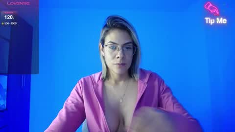 Snapshot of candydowson1 chatting on January 6, 2025, 11:07 am Candy Dowson online show from January 6, 2025, 11:07 am