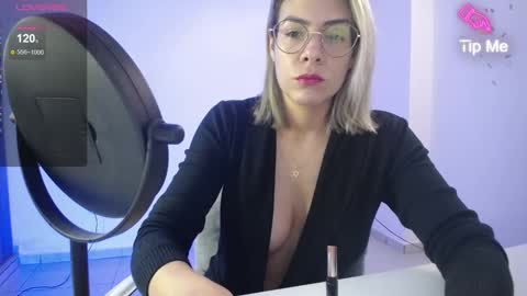 Snapshot of candydowson1 chatting on February 2, 2025, 3:07 pm Candy Dowson online show from February 2, 2025, 3:07 pm