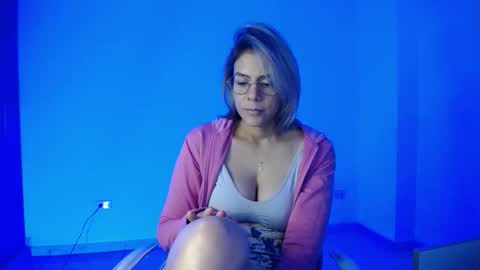 Snapshot of candydowson1 chatting on September 23, 2025, 10:40 am Candy Dowson online show from September 23, 2025, 10:40 am