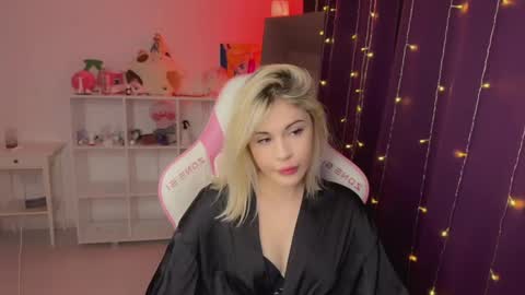 You can call me HH online show from December 5, 2025, 5:20 pm