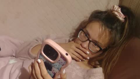 Snapshot of candylady13 chatting on October 24, 2025, 9:22 pm say meow and send tips online show from October 24, 2025, 9:22 pm