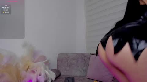 Candy online show from April 17, 2026, 1:41 am