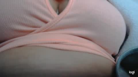 Snapshot of candymilfff chatting on December 17, 2024, 6:45 am candymilfff online show from December 17, 2024, 6:45 am
