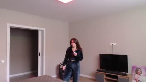 candymini online show from January 25, 2025, 8:53 am