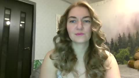 Daisy online show from December 22, 2025, 9:23 pm