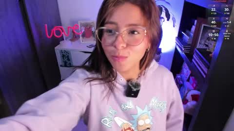 Snapshot of candyxpeach chatting on February 11, 2025, 9:56 pm Camilla online show from February 11, 2025, 9:56 pm