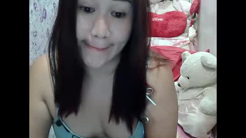 candyyonah03 online show from April 7, 2026, 9:37 pm