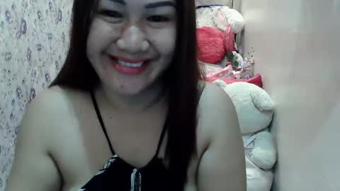 candyyonah03 online show from May 8, 2026, 9:42 pm