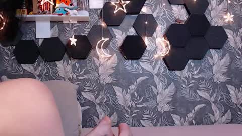 Mia online show from October 13, 2025, 3:50 am