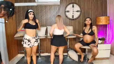 Snapshot of canelasquirtxxx chatting on February 28, 2026, 12:06 pm Sara online show from February 28, 2026, 12:06 pm