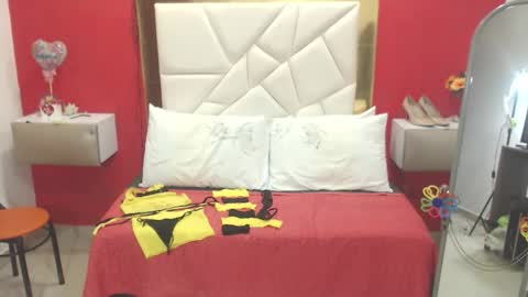 Canela online show from October 27, 2025, 7:29 pm