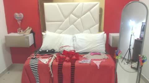 Canela online show from November 11, 2025, 5:02 pm