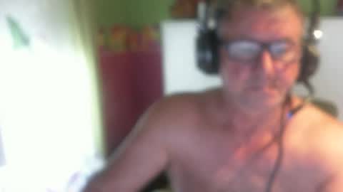 Snapshot of capitaine1959 chatting on July 13, 2026, 1:14 pm capitaine1959 online show from July 13, 2026, 1:14 pm