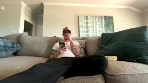 Captaincumgun online show from April 2, 2026, 6:16 pm