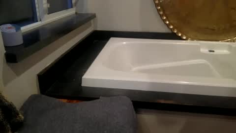 Snapshot of captiandrain chatting on February 19, 2025, 1:40 am Jay online show from February 19, 2025, 1:40 am