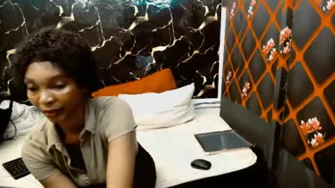 caramelminxx_ online show from July 14, 2026, 8:30 am