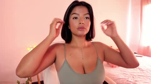 Snapshot of caramelo_xox chatting on January 6, 2025, 9:22 pm online show from January 6, 2025, 9:22 pm