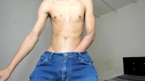 Snapshot of cardrey05 chatting on January 15, 2025, 10:46 pm Carlos and Cristian online show from January 15, 2025, 10:46 pm