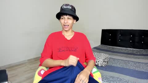 Snapshot of cardrey05 chatting on January 20, 2025, 3:26 am Carlos and Cristian online show from January 20, 2025, 3:26 am