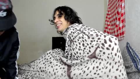 Snapshot of cardrey05 chatting on January 22, 2025, 9:02 am Carlos and Cristian online show from January 22, 2025, 9:02 am