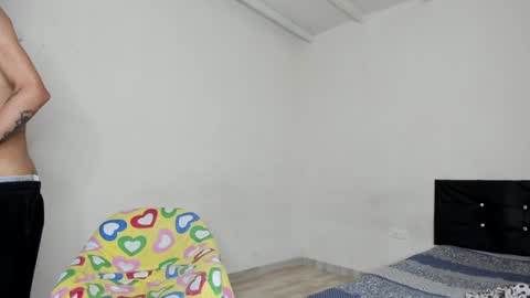 Snapshot of cardrey05 chatting on February 4, 2025, 2:43 pm Carlos and Cristian online show from February 4, 2025, 2:43 pm