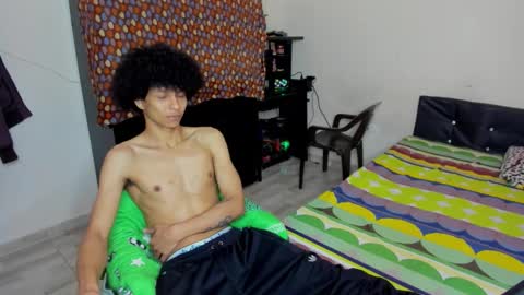 Snapshot of cardrey05 chatting on October 12, 2025, 6:07 pm Carlos and Cristian online show from October 12, 2025, 6:07 pm