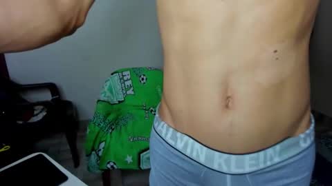 Snapshot of cardrey05 chatting on October 23, 2025, 11:24 pm Carlos and Cristian online show from October 23, 2025, 11:24 pm