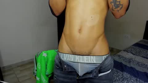 Snapshot of cardrey05 chatting on October 24, 2025, 11:28 am Carlos and Cristian online show from October 24, 2025, 11:28 am