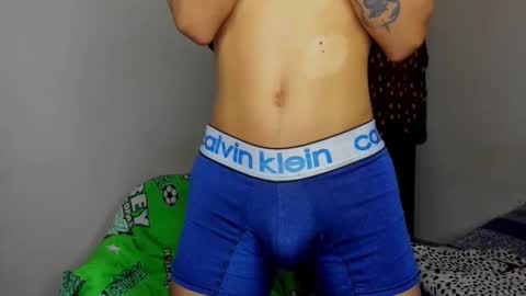 Snapshot of cardrey05 chatting on October 29, 2025, 9:11 am Carlos and Cristian online show from October 29, 2025, 9:11 am