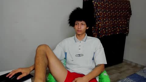 Snapshot of cardrey05 chatting on October 31, 2025, 9:10 am Carlos and Cristian online show from October 31, 2025, 9:10 am