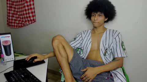 Snapshot of cardrey05 chatting on November 2, 2025, 10:28 am Carlos and Cristian online show from November 2, 2025, 10:28 am