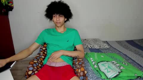 Snapshot of cardrey05 chatting on November 13, 2025, 6:29 pm Carlos and Cristian online show from November 13, 2025, 6:29 pm