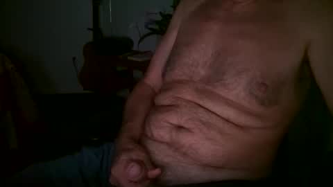 Snapshot of caressluving chatting on October 2, 2025, 6:20 am Caressluving online show from October 2, 2025, 6:20 am
