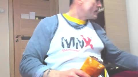 Laz online show from November 17, 2025, 10:04 pm