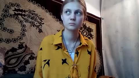 Snapshot of carissaalderson chatting on May 28, 2026, 2:53 am Kira online show from May 28, 2026, 2:53 am