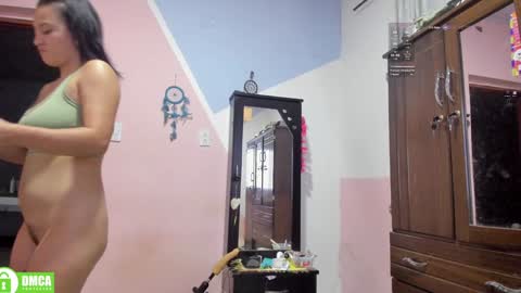 Snapshot of carla_rossi chatting on January 21, 2025, 5:38 am Carla online show from January 21, 2025, 5:38 am